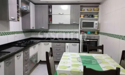 Casa térrea a venda próximo ao atacadão piraporinha.