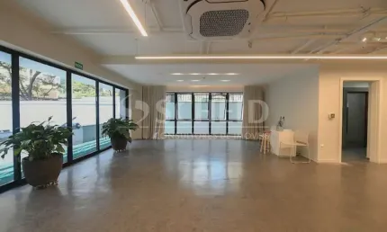 Prédio comercial com 1156m2 com 5 pavimentos em ótima localização no Itaim Bibi