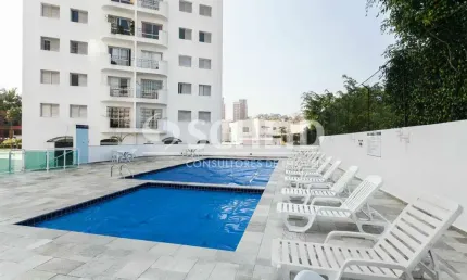 Apartamento em andar alto a venda com 2 quartos 2 banheiros 1 vaga coberta e fixa.