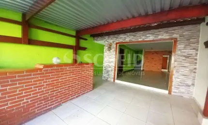 Casa comercial reformado para locaçao, 1 salao amplo, cozinha, 3 salas, Chacara Santo Antonio