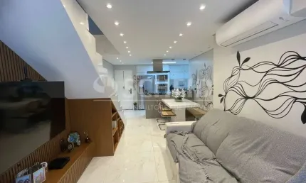 Belíssima cobertura duplex com piscina totalmente reformada e decorada