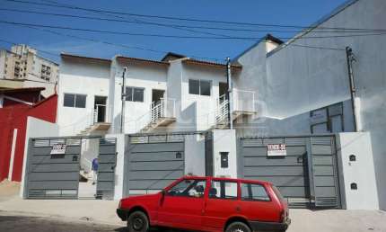 Casa térrea a venda na Vila Paulista com 1 quarto  e 1 vaga de garagem.