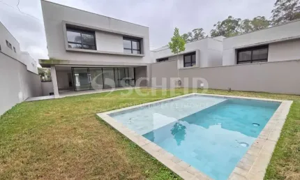 Casa de condomínio em rua fechada pronta para morar !