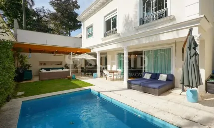 Casa em Condomínio 4 quartos e 4 suítes com 6 vagas - 663 m² - Granja Julieta