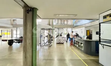 Ótimo galpão comercial e industria, com 5.946m de construção, 20000m de terreno em localização prive