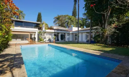 Casa térrea a venda no Jardim Cordeiro 4 suítes 7 vagas área util 508m2 terreno 900m2