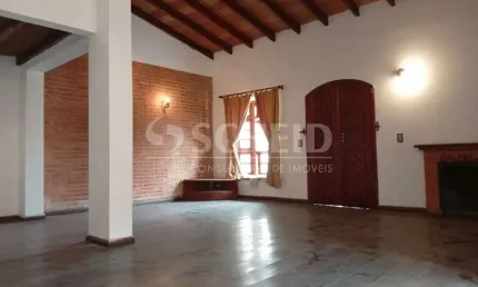 Sobrado de 280 m² com 3 amplos dormitórios sendo 1 suíte, 2 vagas no jardim consórcio.