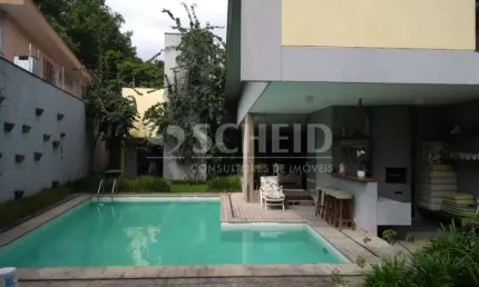 SOBRADO COM ÁREA CONSTRUÍDA DE 427 M2 NO MIOLO DO JARDIM MARAJOARA.