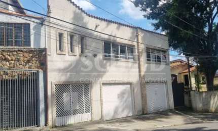 Sobrado Zona Mista com 03 quartos, 01 suíte, 04 banheiros e 02 vagas em 220m²