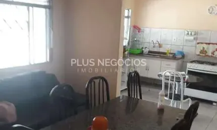 Ampla casa com 3 dormitórios, 2 banheiros e 300m² de área útil à venda no bairro vila fiori, soroca