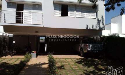 Casa à Venda no Condomínio Lago Boa Vista - Elegância, Conforto e Vista Privilegiada em um dos Melh