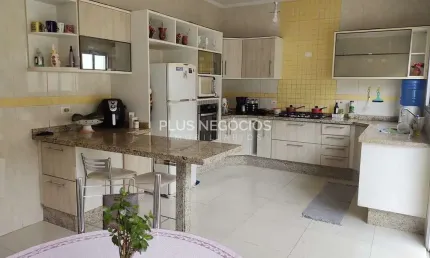 Casa de Condomínio com 4 Dormitórios, Suíte com Hidro e Área Gourmet em Sorocaba - Conforto e Lazer