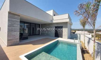 Casa terréa nova no condominio Alphaville Nova Esplanada 4, piscina com borda infinita, vista privi