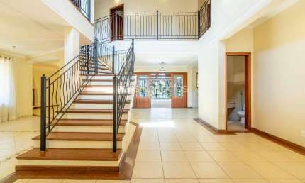 Casa à Venda no Lago Azul Golf Clube, Araçoiaba da Serra - 4 Dormitórios, 4 Suítes, 479m² de Área Ú