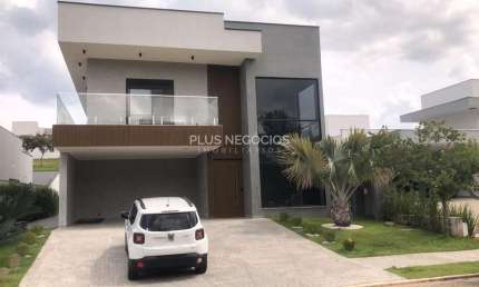 Casa à Venda com 4 Dormitórios, 4 Suítes e 416 m² de Área Útil no Condomínio Alphaville Nova Esplan