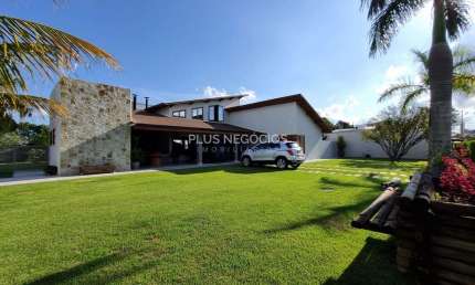 Casa Térrea de Alto Padrão com 3 Suítes no Village Araçoiaba | Vista Privilegiada | Estuda Permuta