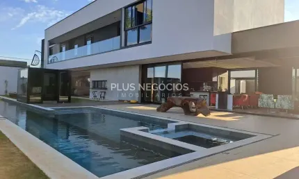 Luxuosa Casa à Venda no Saint Patrick - Totalmente Mobiliada!