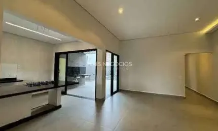 Explore o Luxo e Conforto na Casa dos Seus Sonhos! Casa à venda no Condomínio Flores