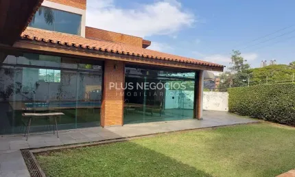 Comercial   preço acessível para o local  fica esquina com a Avenida Caribe, é um endereço muito es