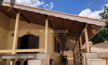 Duas casas no mesmo terreno: 3 dormitórios, suíte e área gourmet em bairro privilegiado