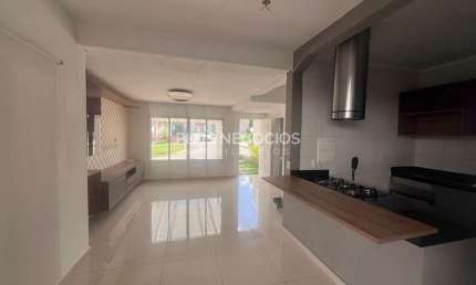 Residência de Luxo no Enton Ville: Casa com 3 Dormitórios, Suíte Privativa, Área Gourmet e Móveis E