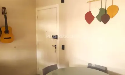 Apartamento Térreo à Venda no Jardim Tatiana, Sorocaba | 2 Dormitórios, 54m², Reformado, Condomínio