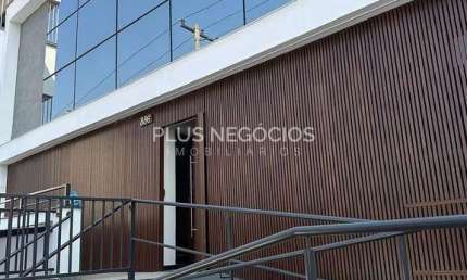 Linda e elegante casa comercial em Localização Privilegiada Próxima às Principais Avenidas de Soroc