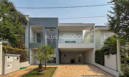 Casa à Venda no Condomínio Ibiti Royal Park: 3 Dormitórios, 3 Suítes e 252m² de Área Útil – Confort