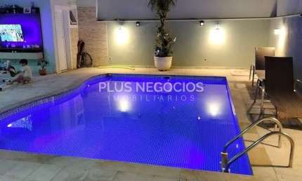 O sobrado de luxo no Condomínio Residencial Sanset parece ser uma verdadeira joia