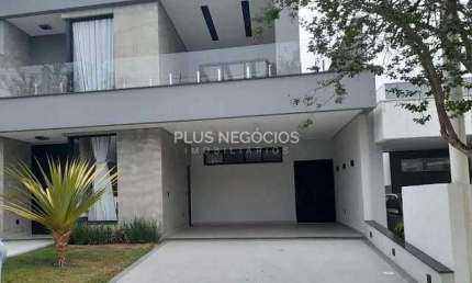 Sobrado à Venda no Ibiti Royal Parque | 210m² AC | 3 Quartos, 1 Suíte, Piscina e Vista para Área Ve