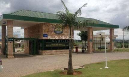 Terreno à venda no Condomínio Campos do Conde, esquina com 290m², lazer completo e aceitamos carro