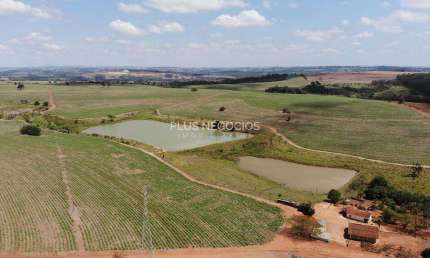 Fazenda à venda, estrada de  Tatuí, a Alambari 126,7 alqueires