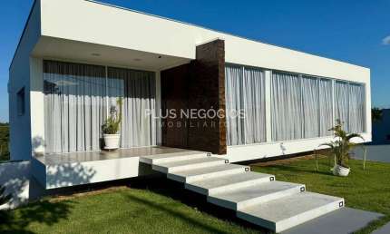 Alto Padrão Casa em Condomínio Village Aracoiaba   Área do terreno 818,87 m2 Área de construção 367