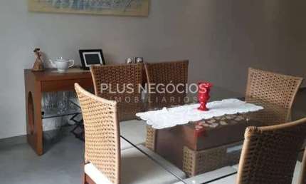 Casa à Venda no jardim emilia – 3 Suítes, Cozinha Planejada, Área de Lazer Privativa e Localização