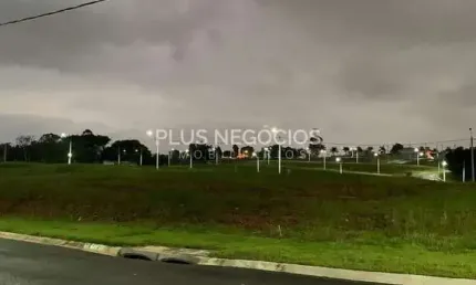 Terreno à Venda no Condomínio Villaggio Itália: 340m² de Área Total – Conquiste o Seu Espaço em um