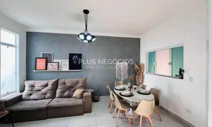 Casa Moderna à Venda: Alexa, Energia Solar, Segurança Completa e com Possibilidade de Expansão por