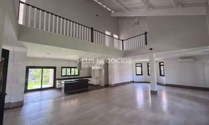 Casa de Alto Padrão Estilo Americano no Condomínio Parque Reserva Fazenda Imperial | 7 Dormitórios,