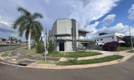 Casa de Alto Padrão para Locação e Venda no Condomínio Alphaville Nova Esplanada 3 – 4 Suítes, Pisc