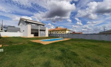 Casa de Alto Padrão no Condomínio Solar do Bosque – 4 Quartos, Área Gourmet, Piscina, Garagem para