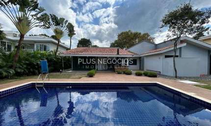 Casa Térrea de Alto Padrão a venda e locação no Condomínio Lago Azul Residencial e Golfe Clube