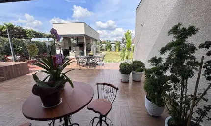Casa de Alto Padrão a venda no Jequitiba com 3 Suítes à Venda | Área Gourmet, Hidromassagem, Adega