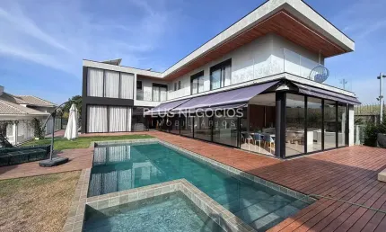 Casa de Alto Padrão à Venda no Condomínio Fazenda Imperial em Sorocaba – 4 Suítes, 776m² Construído