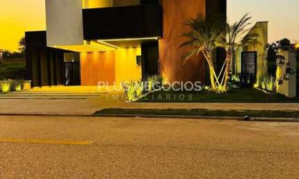 Casa à Venda e Locação no Alphaville Castello em Itu – 3 Suítes, Piscina, Área Gourmet, Segurança 2
