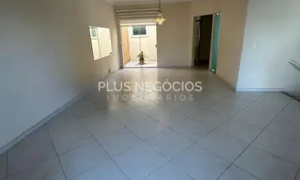 Casa à Venda no Condomínio Villa dos Inglezes em Sorocaba – 3 Dormitórios, 225m², Área Gourmet e La