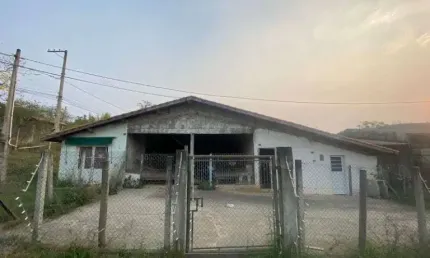 Chácara para alugar por R$ 2.200,00/mês - Chácara Itapoã - Jacareí/SP