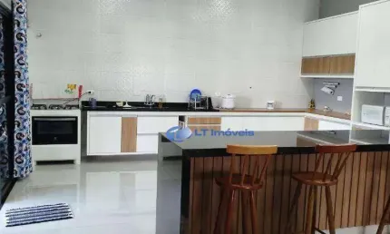 Chácara com 4 dormitórios à venda, 2600 m² por R$ 960.000,00 - Rio Abaixo - Jacareí/SP