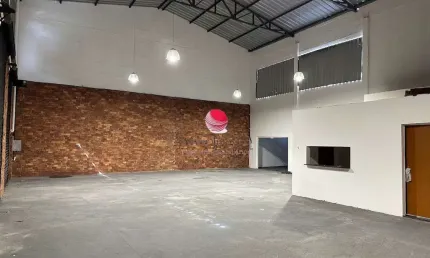 Barracão / Galpão / Depósito para alugar na Avenida Vilarinho, 5555, Venda Nova, Belo Horizonte por R$ 7.500