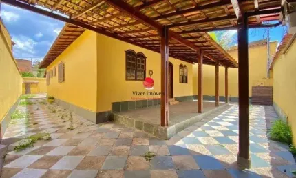 Casa com 3 quartos para alugar na Vieira de Campos, 68, Planalto, Belo Horizonte por R$ 4.450