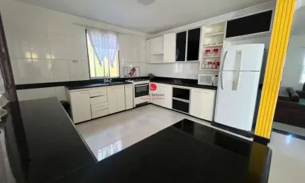 Casa com 3 quartos para alugar na Alameda dos Pintassilgos, 69, Cabral, Contagem por R$ 6.000