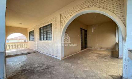 Casa para Locação na Avenida Das Flores,  com 03 Quartos, localizado no Bairro Jardim Cuiabá, em Cu